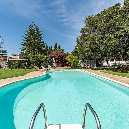 Historic Giardini, Pool And Private Park Капотерра