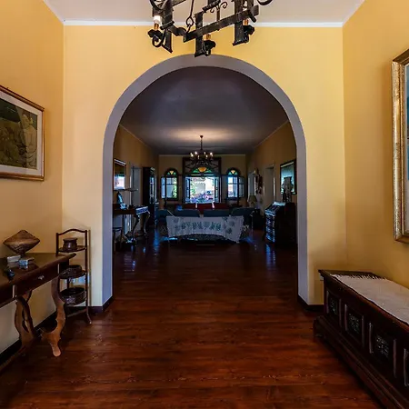 Historic Giardini, Pool And Private Park Villa