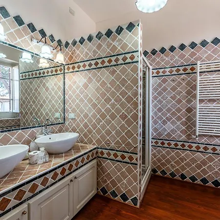 Historic Giardini, Pool And Private Park Капотерра